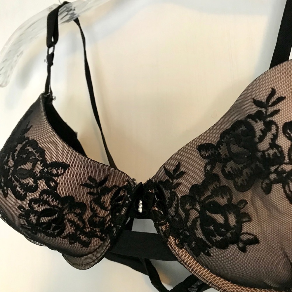 Smart and sexy bra